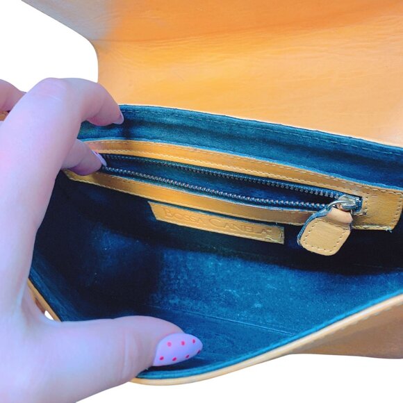 Vintage Bolsa Canela Embossed Leather Crossbody Bag With Floral Design - Picture 6 of 9